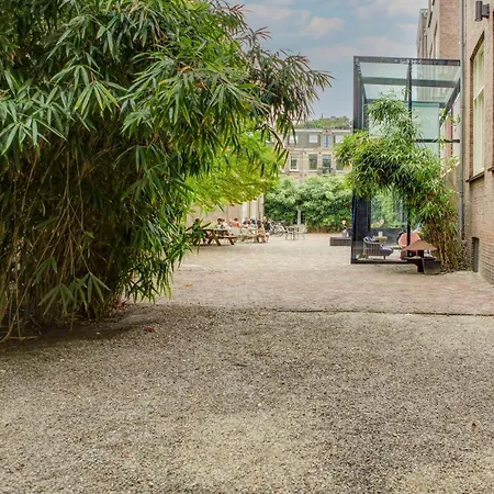 Canal House With Garden Apartment *