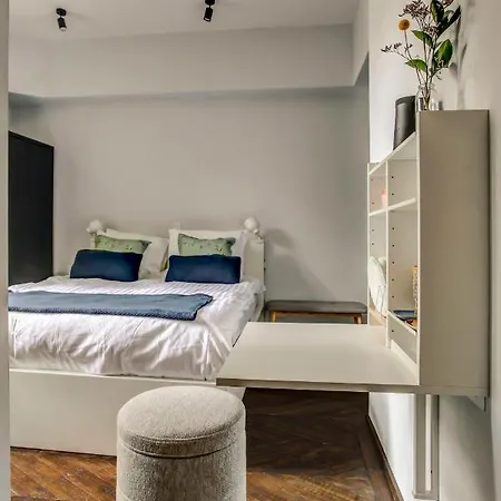 Canal House With Garden Apartamento